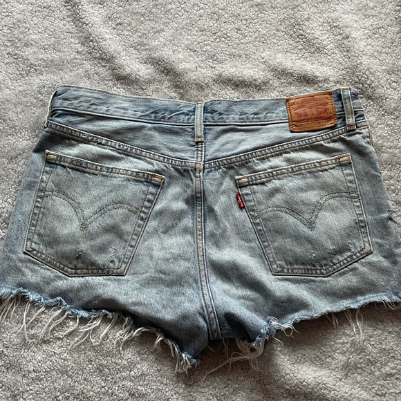 Levi’s shorts - Picture 2 of 5
